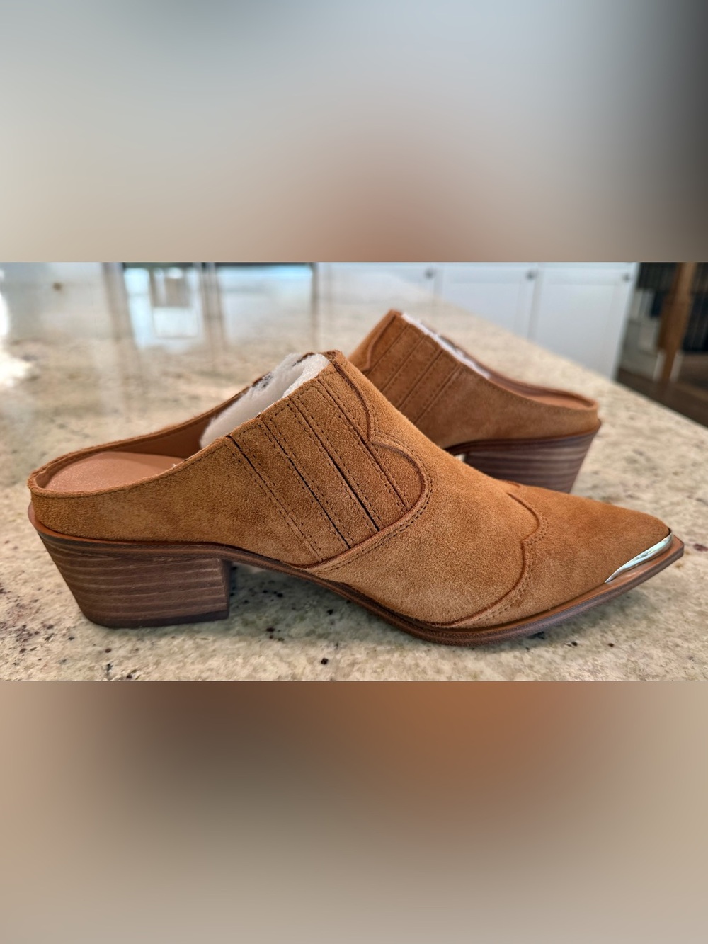 Chinese Laundry Women's Camel Suede Pointed Mules NIB - Picture 5 of 16